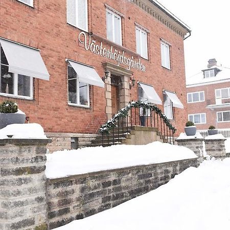 Vaesterhoejdsgarden Skövde Esterno foto
