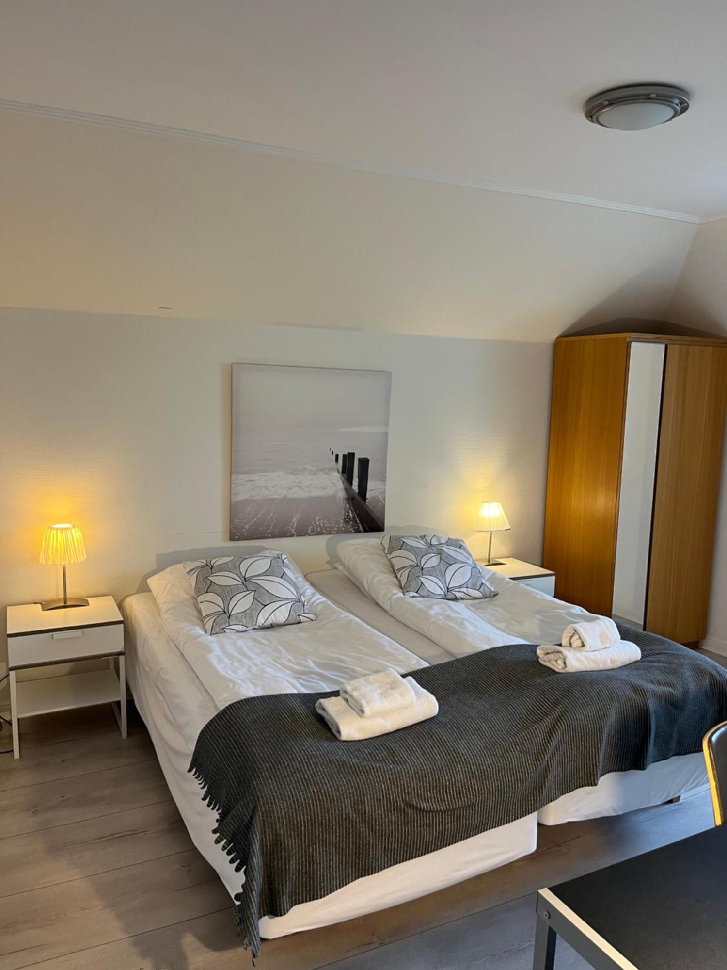 Vaesterhoejdsgarden Skövde Esterno foto